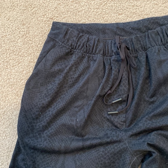 Lululemon snake print joggers - Picture 2 of 4